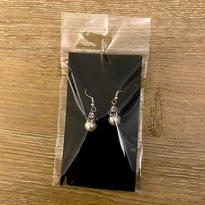 β€οΈ 2/$18 Harriet Ave Jewels Silver Pearls